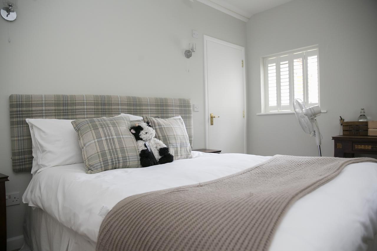 Отель The Ivy House Chalfont St Giles Экстерьер фото